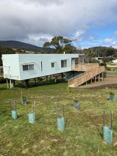 Bruny Seaview Escape — 4-Star Luxury Hotel in Gordon, Australia