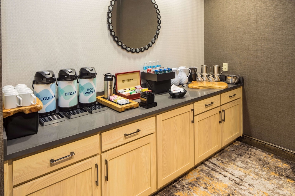 Hilton Garden Inn Pittsburgh Airport - photo 25
