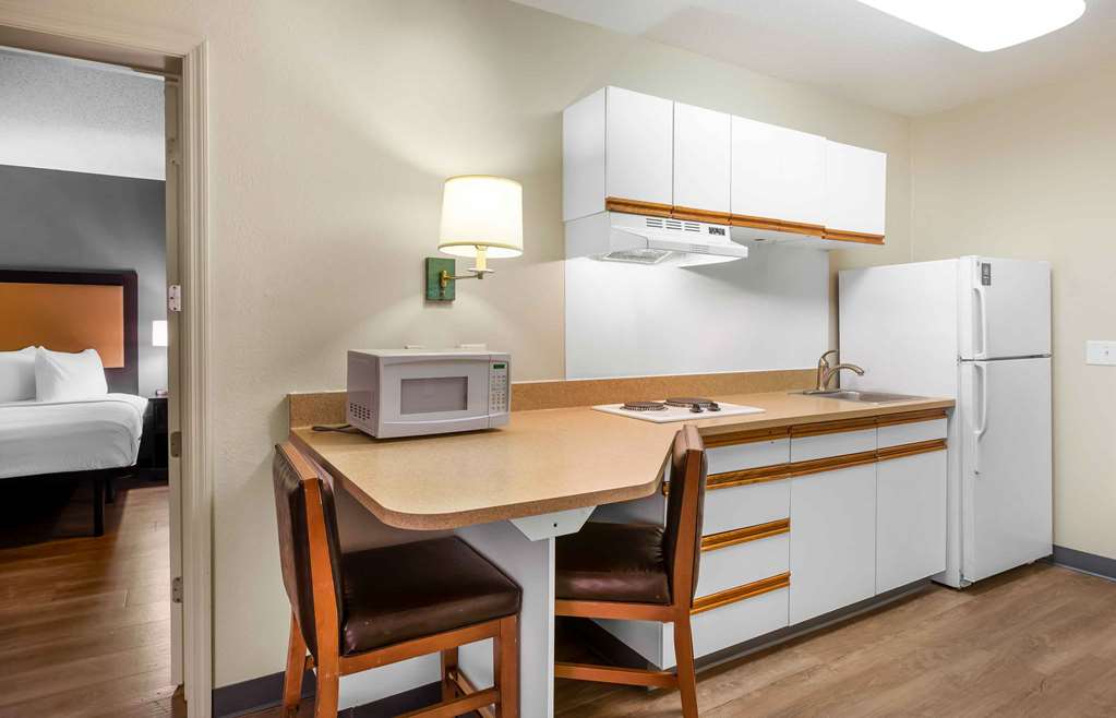 Extended Stay America Suites North Chesterfield Arboretum - photo 36