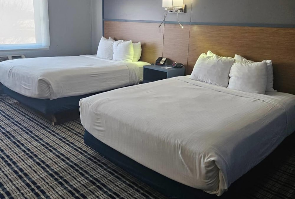 AmericInn by Wyndham Albert Lea - photo 17