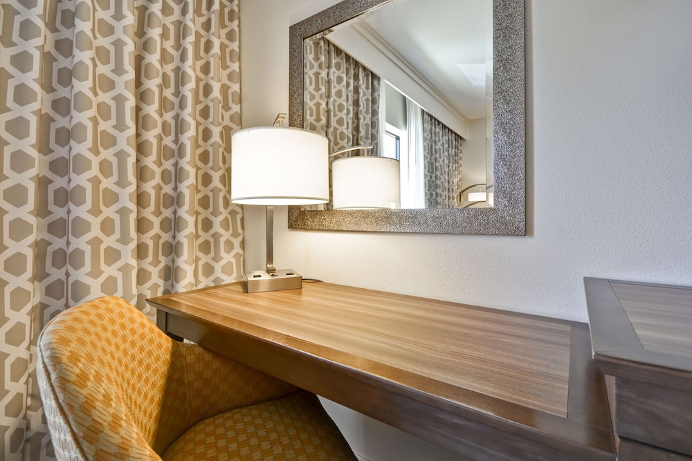 Hampton Inn & Suites Dallas Plano East - photo 13