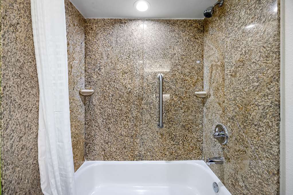Quality Inn Clarksville Exit 11 - photo 20