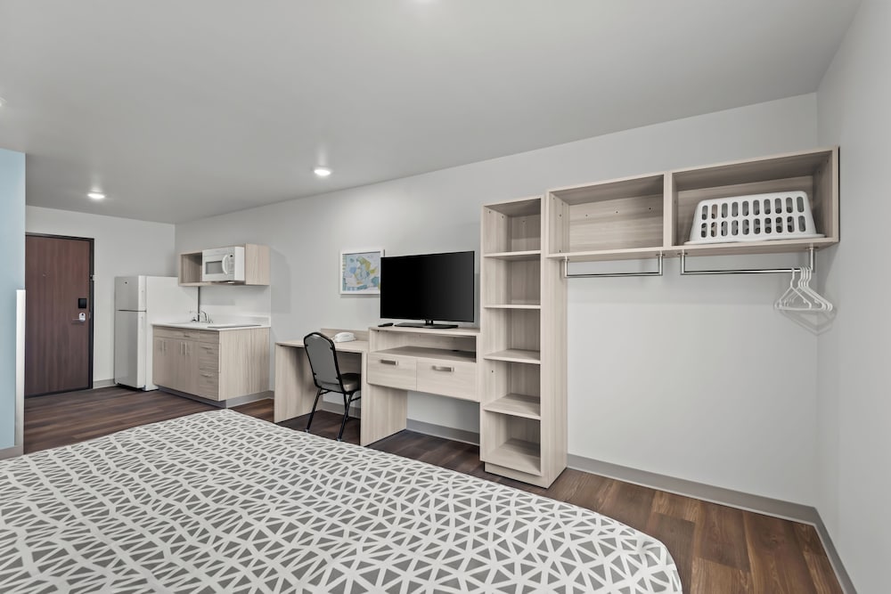 WoodSpring Suites Coralville Iowa City - photo 14