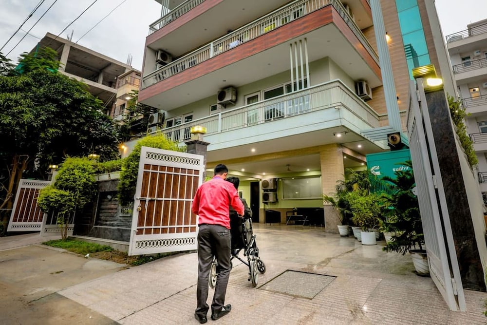 Modern City Retreat 2bhk Paras Fortis Balcony