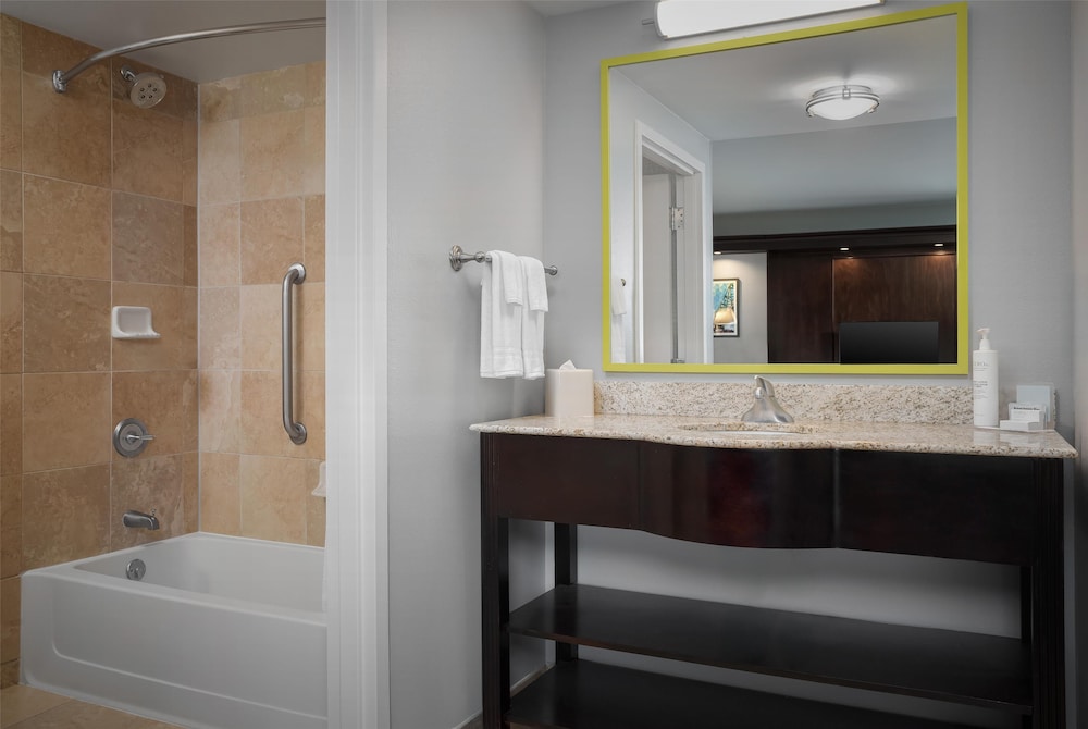 Hampton Inn & Suites Omaha Downtown - photo 22
