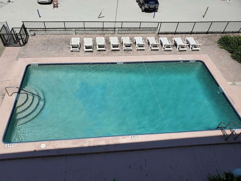 South Shore Motel - photo 17