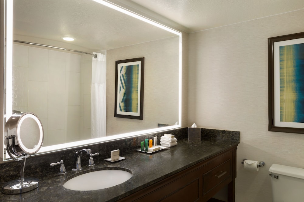 Hilton Fort Collins - photo 32