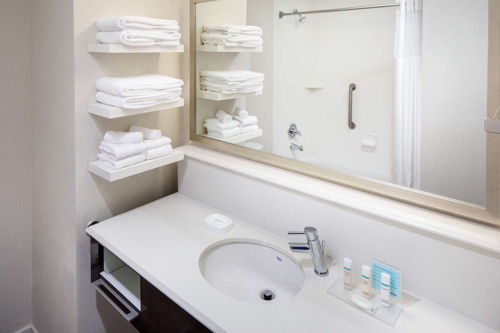 Hampton Inn & Suites Charlotte Ballantyne - photo 30