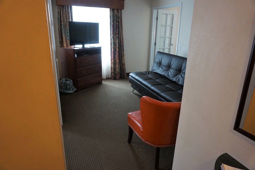 River Hills Hotel - photo 28