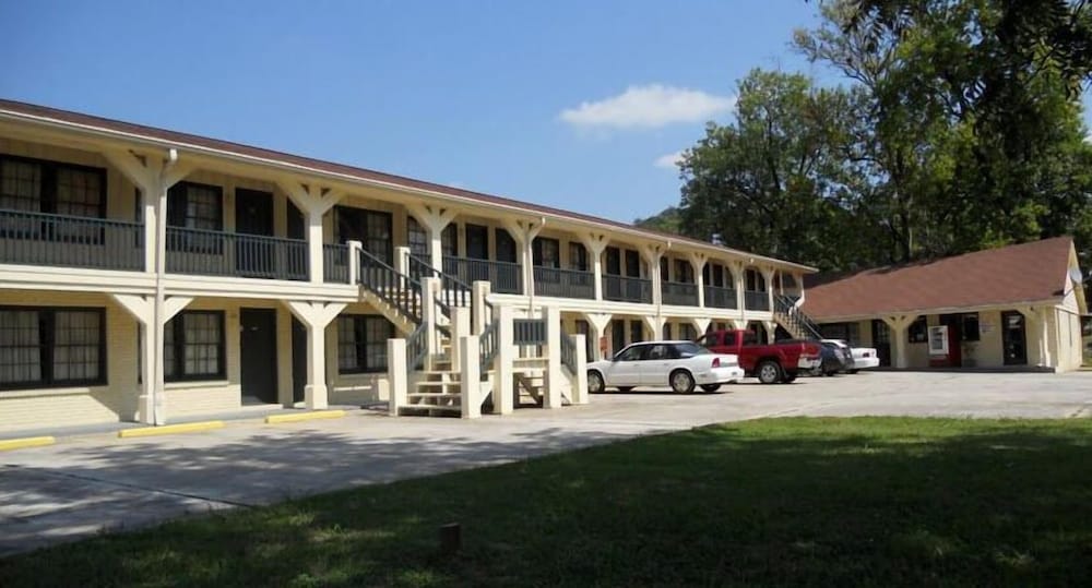 Creek Side Inn - photo 9