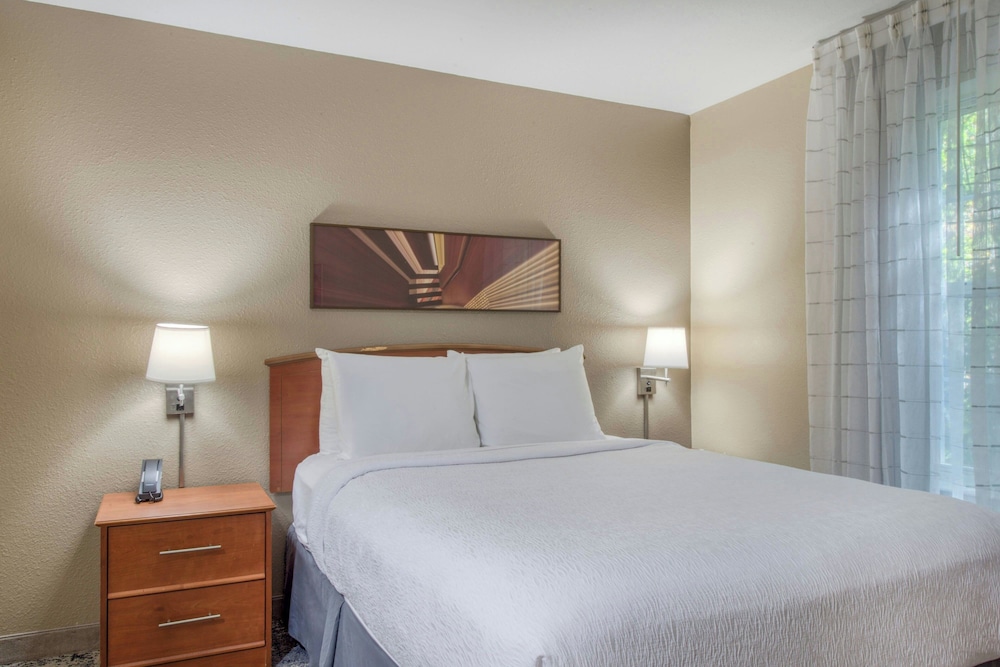 TownePlace Suites by Marriott Raleigh Cary Weston Parkway - photo 10