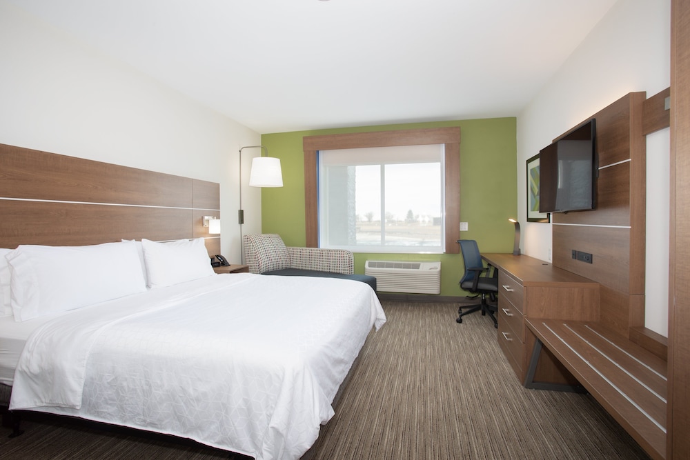 Holiday Inn Express & Suites Goodland I 70 an IHG hotel - photo 11