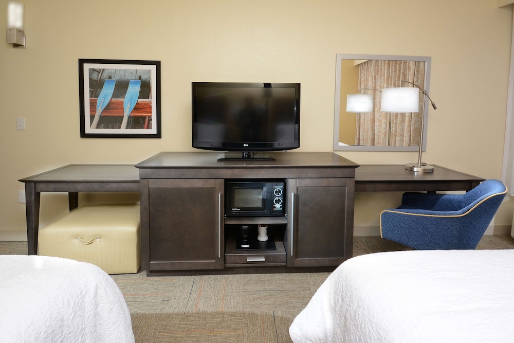 Hampton Inn High Point - photo 8