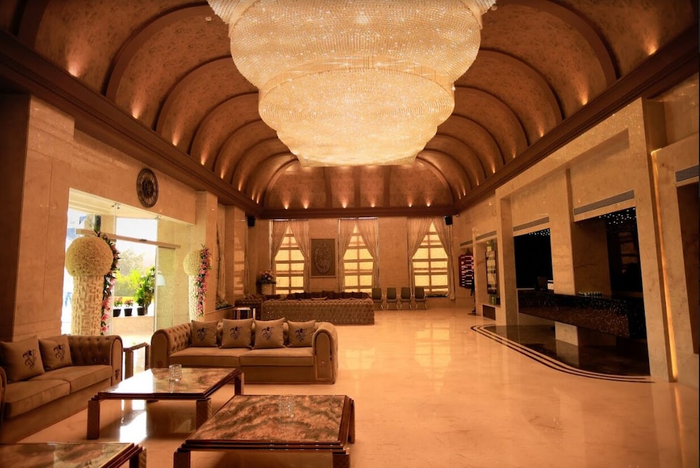 Shawn Elizey in Jabalpur, India