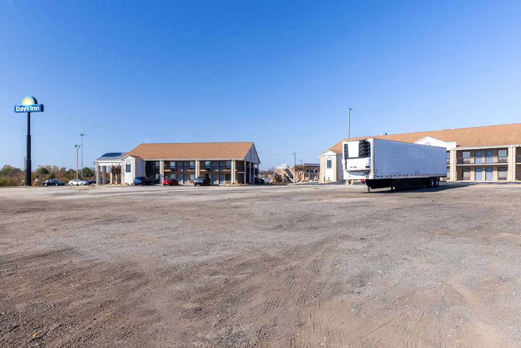 Days Inn by Wyndham Mooresville Lake Norman - photo 27