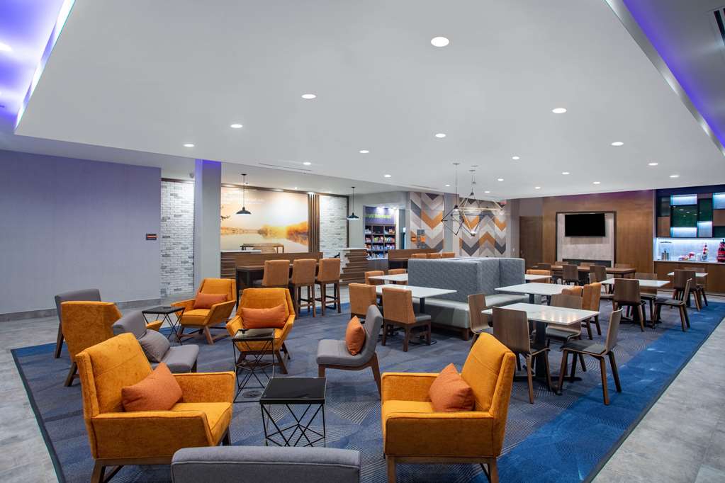 La Quinta Inn & Suites by Wyndham Oxford - photo 5