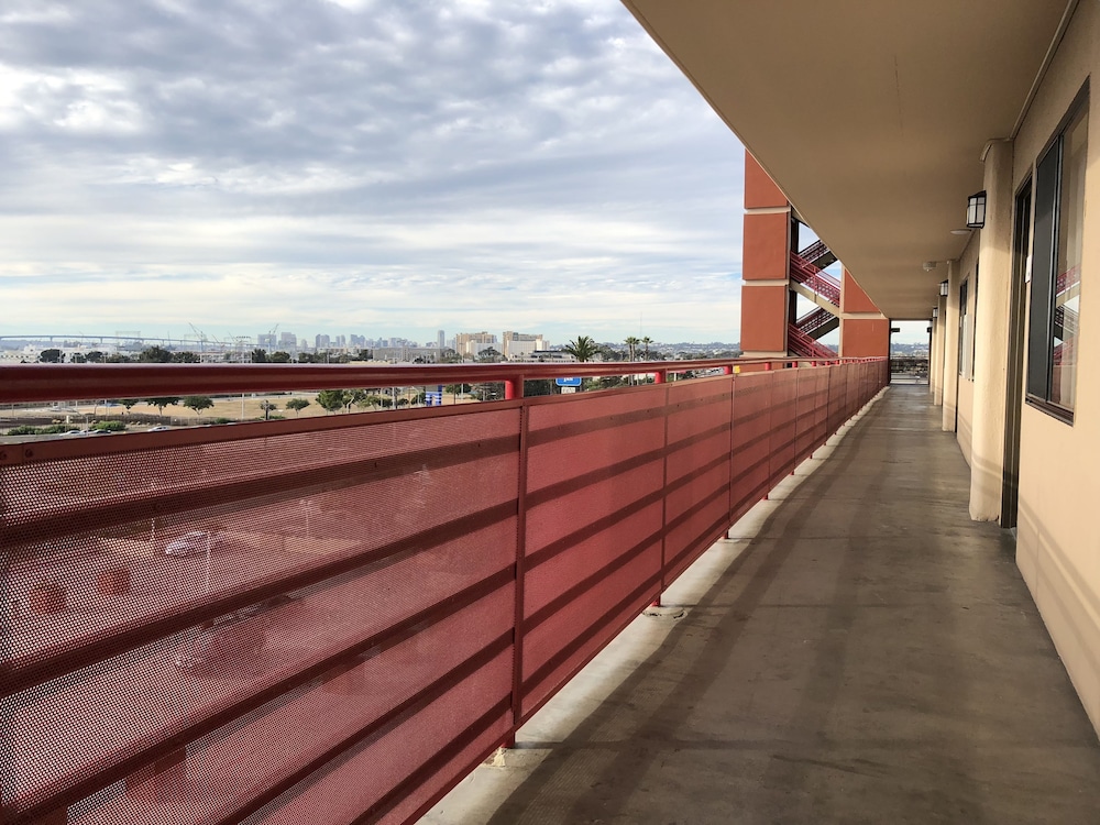Ramada by Wyndham San Diego National City - photo 71