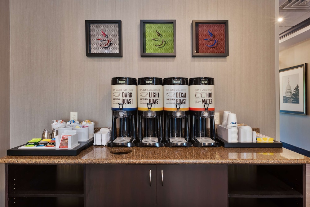 Hampton Inn & Suites Flint Grand Blanc - photo 28