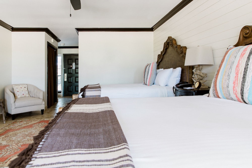 Hillside Boutique Hotel - photo 11