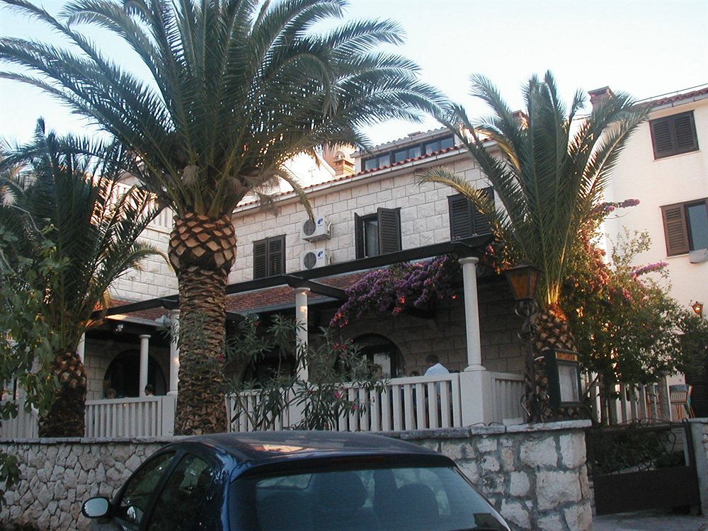 Holiday Apartement Marija Supetar with private pool — 4-Star Luxury Hotel in Supetar, Croatia