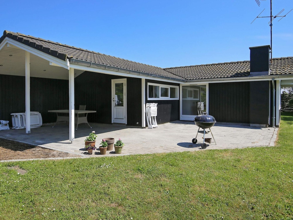 4 person holiday home in Gilleleje By Traum — 4-Star Luxury Hotel in Gilleleje, Denmark