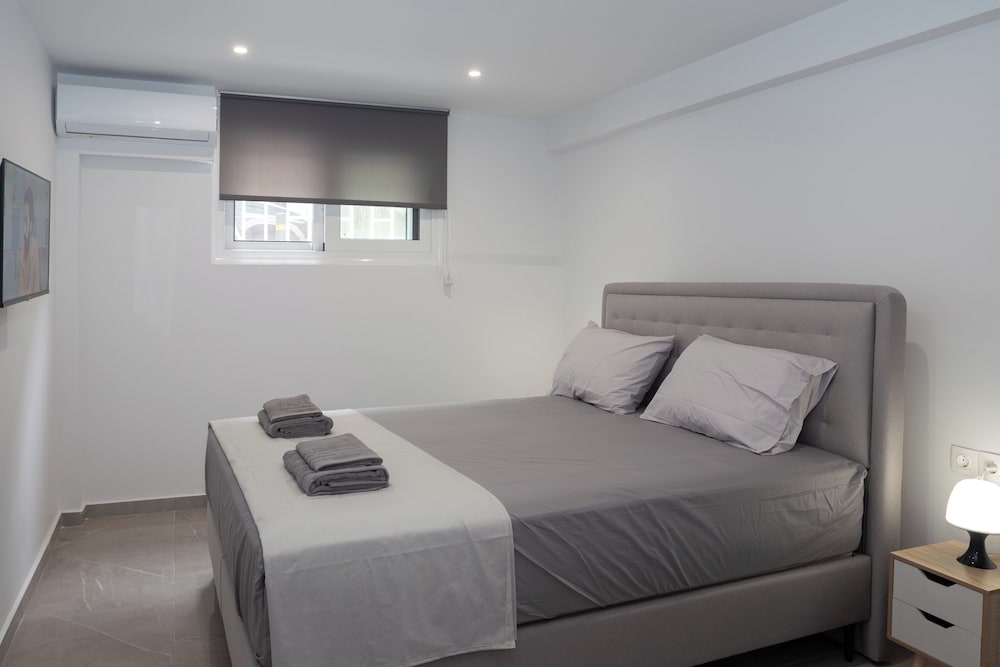 Brand New Pagrati Apt Modern Comfort — 4-Star Luxury Hotel in Athens, Greece