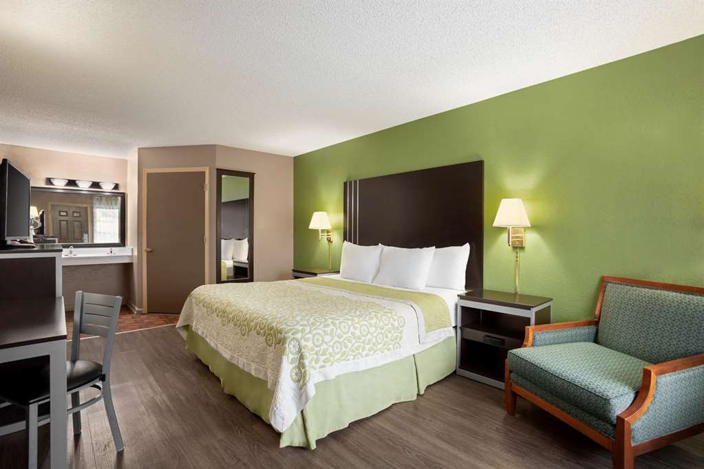 Days Inn by Wyndham Hardeeville I 95 State Line - photo 23