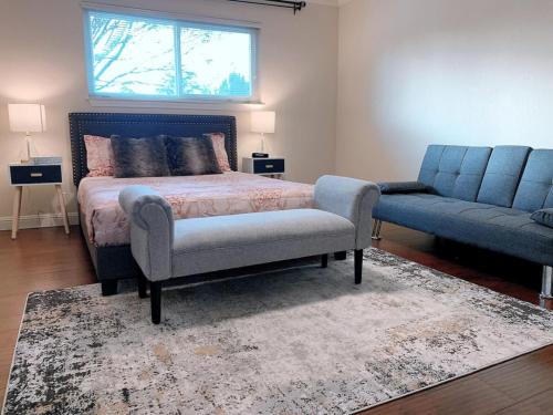 Luxury 4B3B with Dual EnSuites Parking WiFI in San Jose, United States