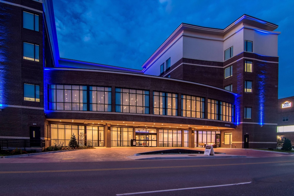 SpringHill Suites by Marriott Oklahoma City Downtown - photo 27