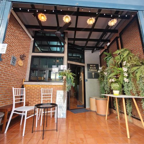 Meemaw's House Hostel