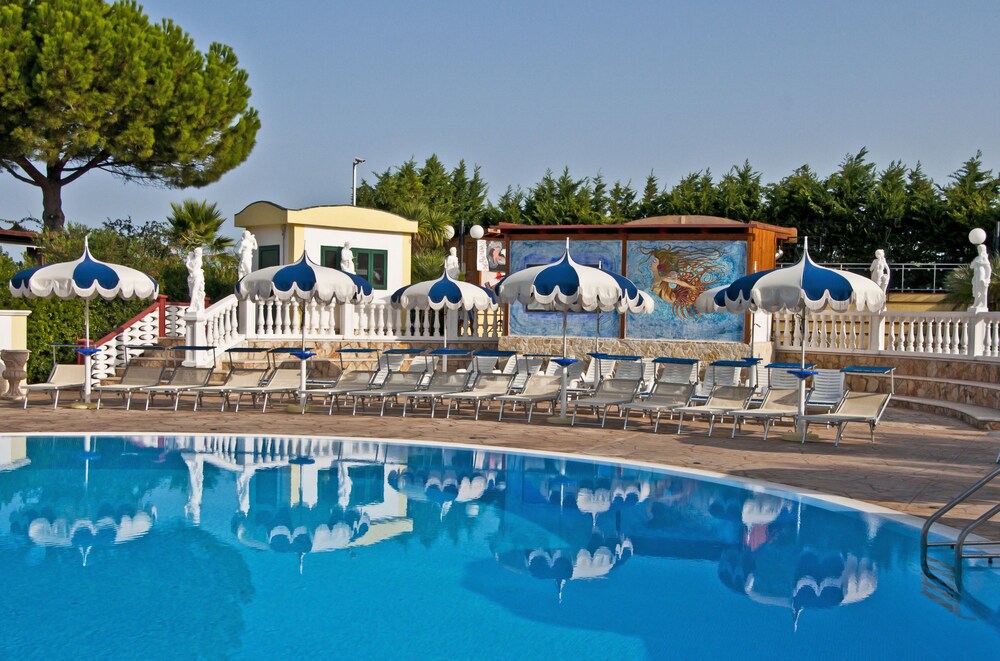 Green Park Village — 4-Star Luxury Hotel in Vieste, Italy
