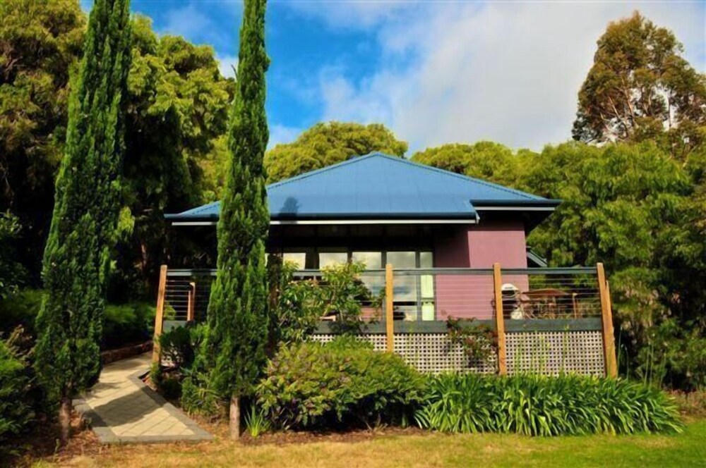Waterfall Cottages — 4-Star Luxury Hotel in Margaret River, Australia