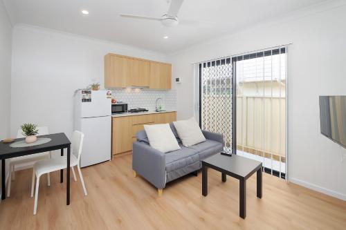 Modern Serene Studio with Free Parking & New Build Kuraby