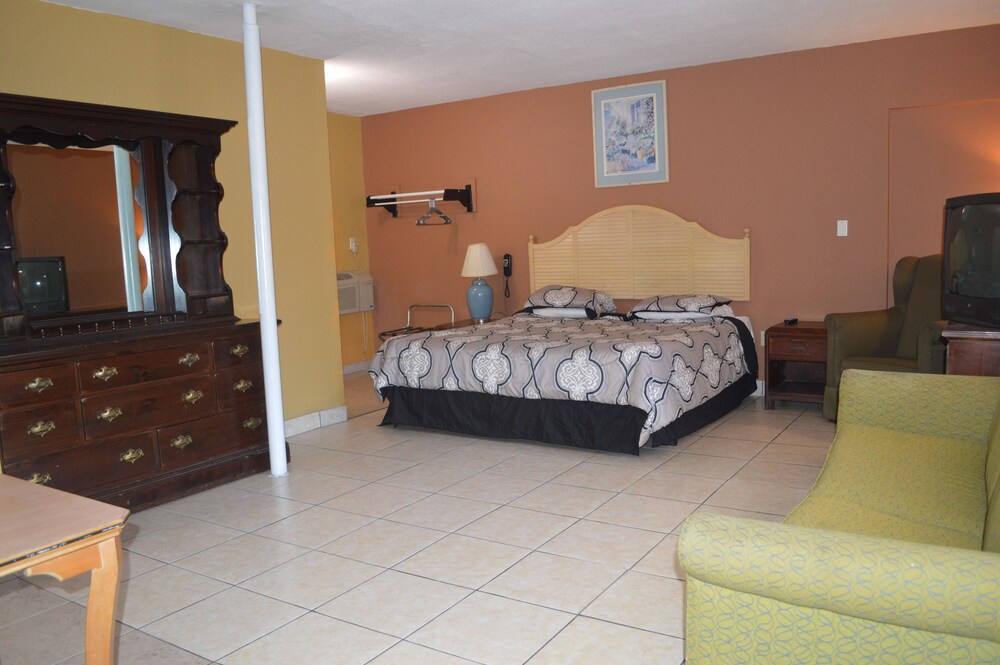 Tarpon Inn - photo 32