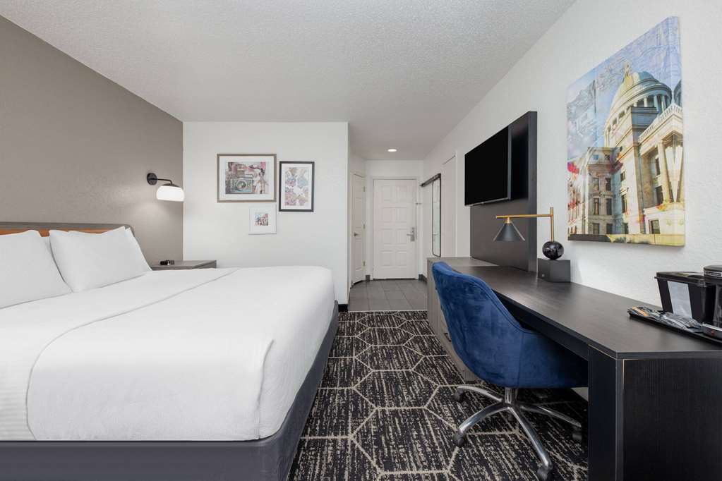 La Quinta Inn by Wyndham El Dorado - photo 19