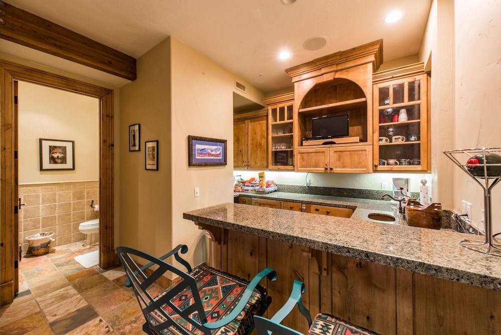 Abode in Deer Crest - photo 31