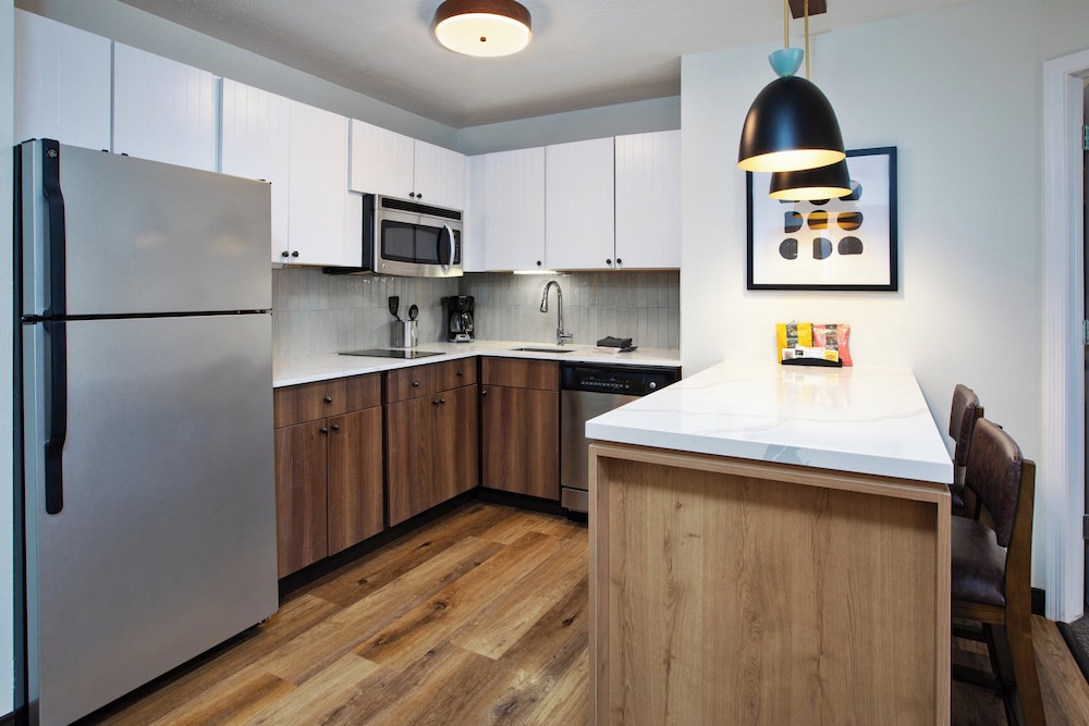 Staybridge Suites Omaha 80th And Dodge - photo 21