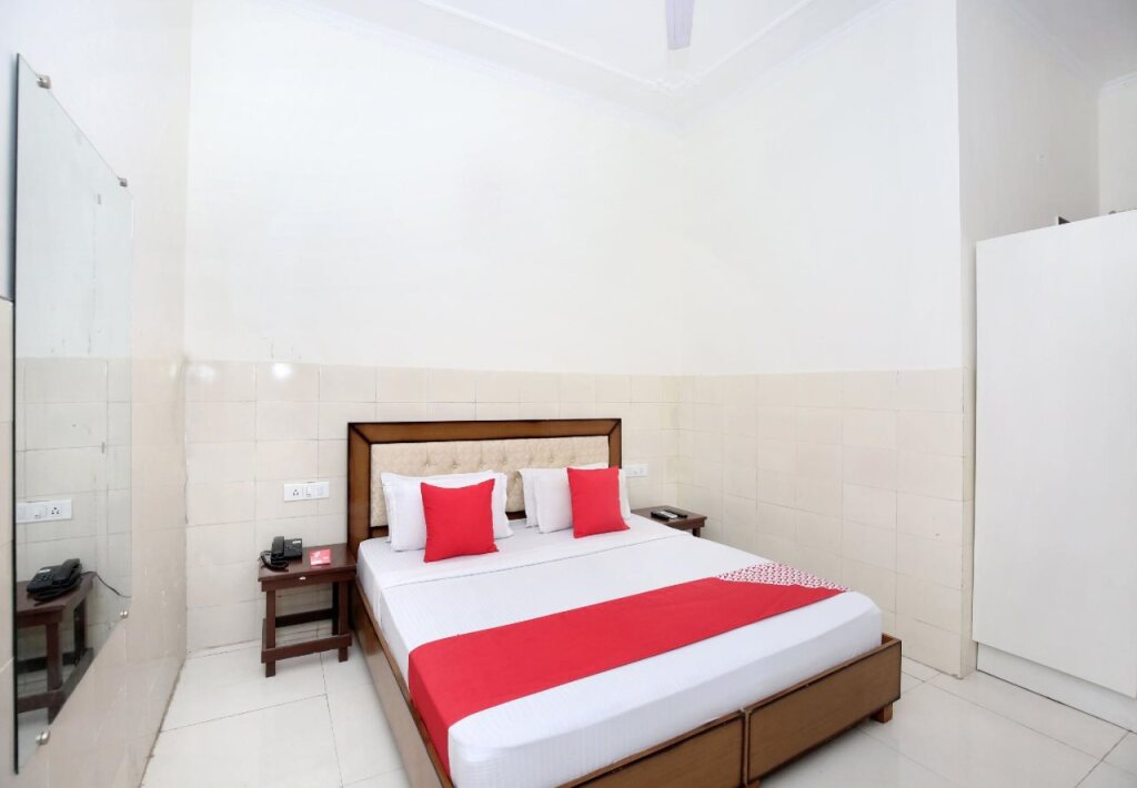 OYO 12934 Hotel Shivjot