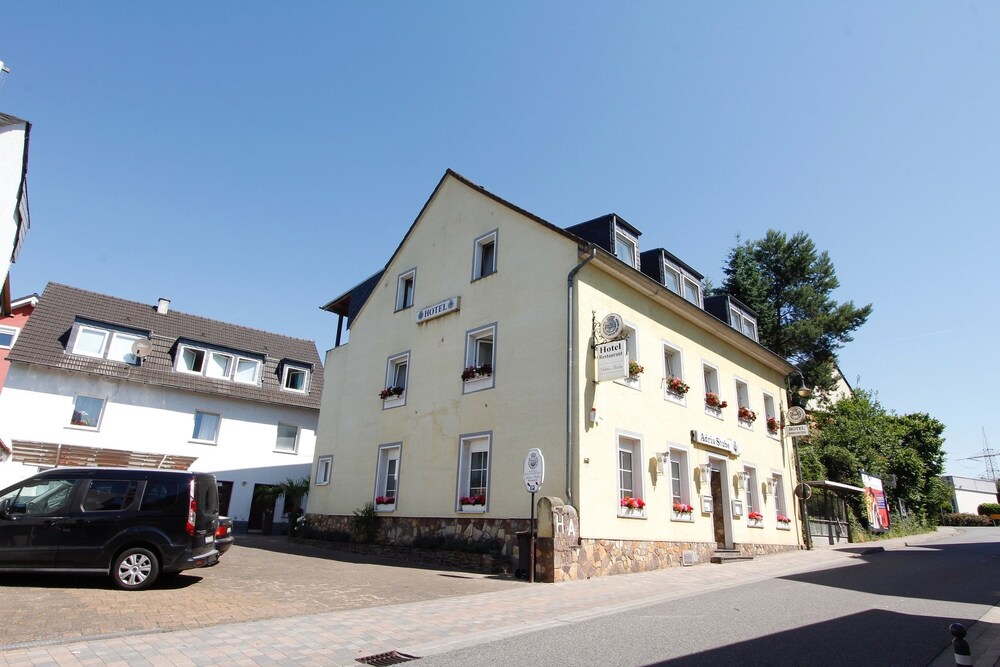Hotel Restaurant Adria Stuben — hotel in Urbar