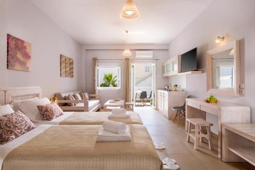 Mirto's Studios — 4-Star Luxury Hotel in Fira, Greece