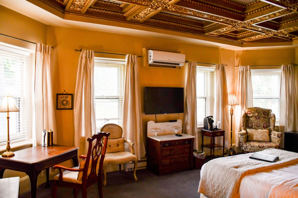 The Sayre Mansion Inn - photo 22