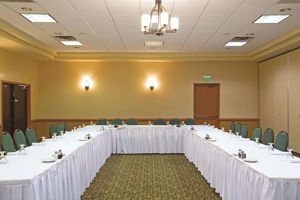 DoubleTree by Hilton Salisbury - photo 37