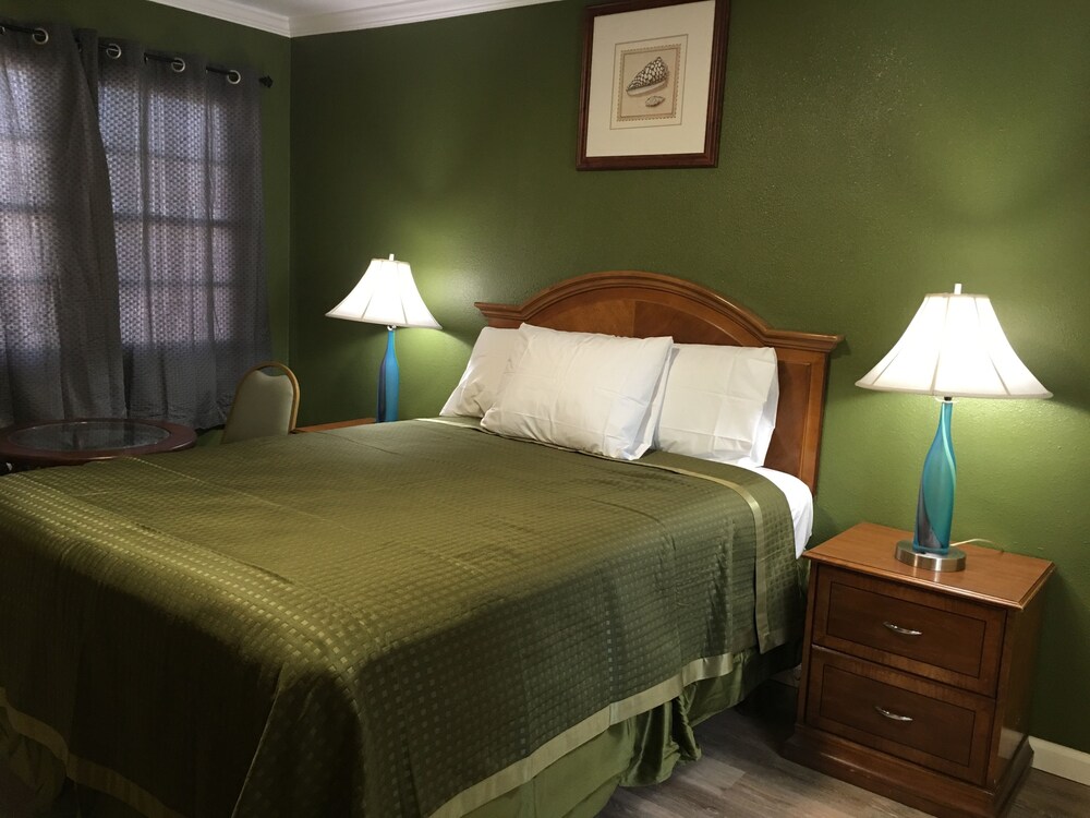 Aristocrat Motel - photo 7