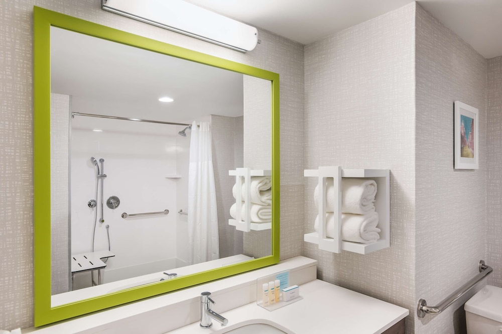 Hampton Inn & Suites Houghton - photo 22