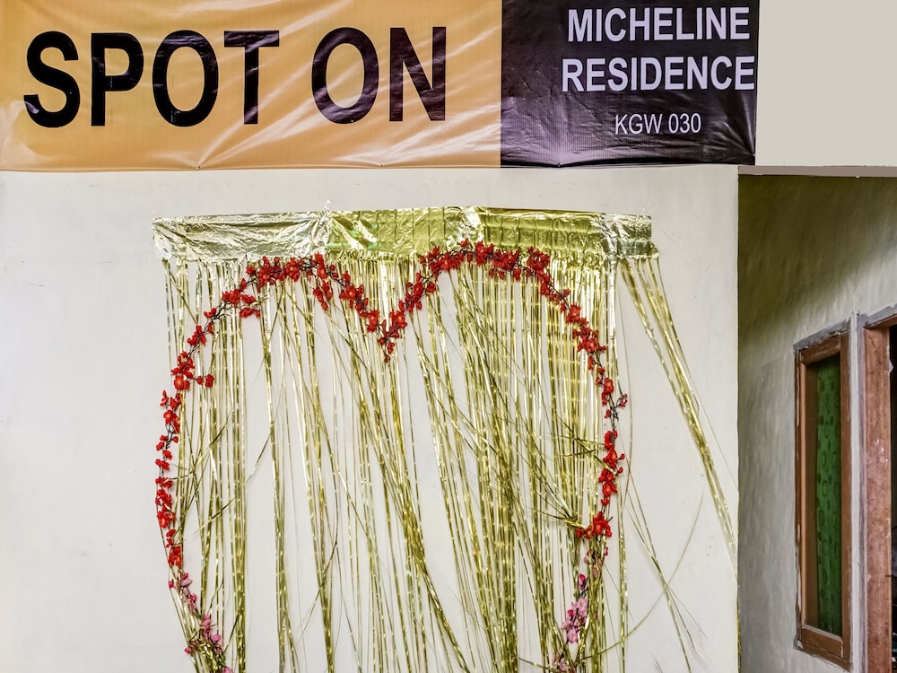 OYO Life 91335 Micheline Family 2 Syariah in Karawang, Indonesia