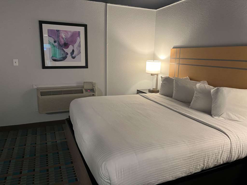 Fifth Season Inn & Suites - photo 20