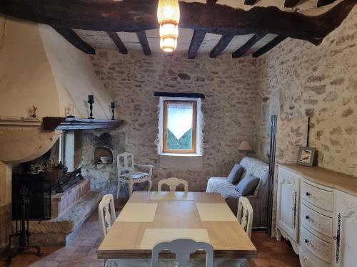 Le Bastidon gîte des Lucioles en Provence — hotel in Montsegur-Sur-Lauzon