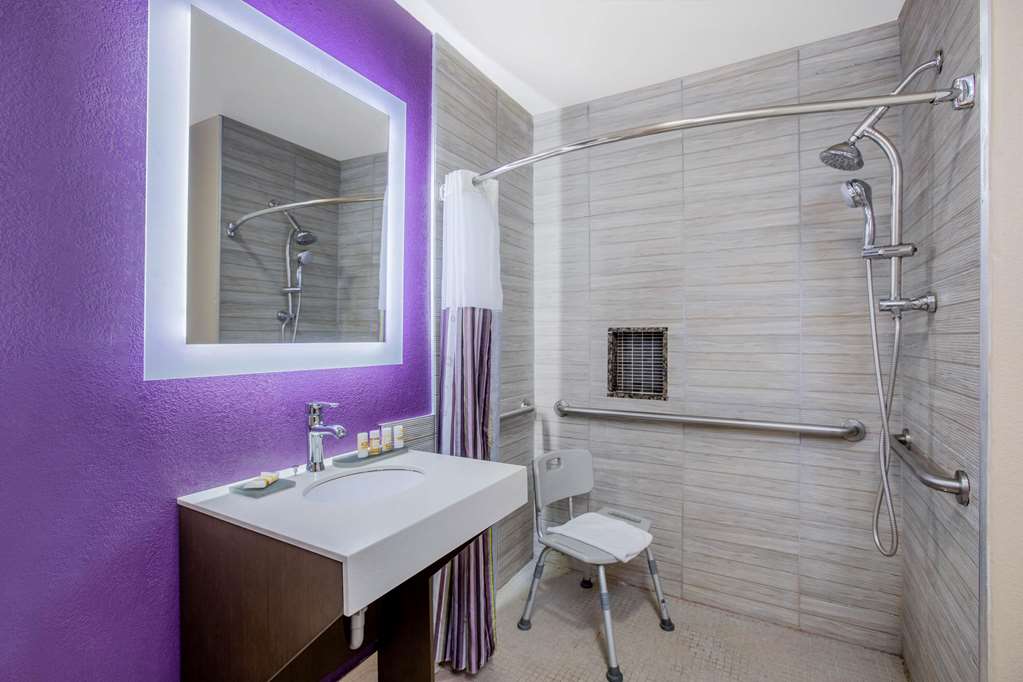 La Quinta Inn & Suites by Wyndham Hesperia Victorville - photo 33