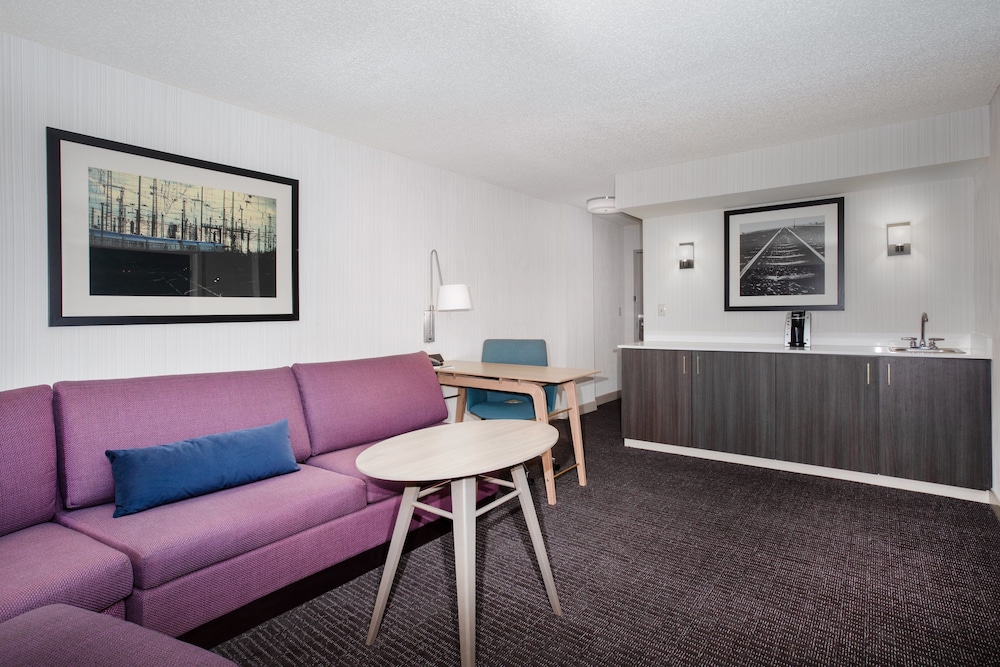 Crowne Plaza Kansas City Downtown by IHG - photo 17
