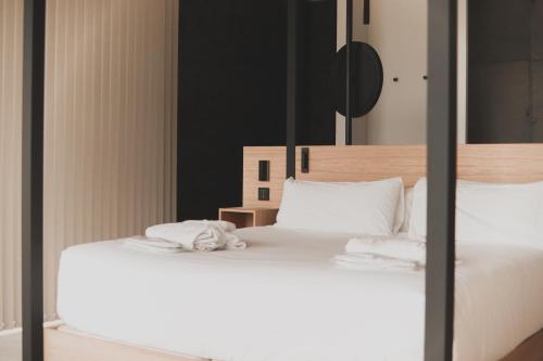Atmos Hotel Boutique — Outes